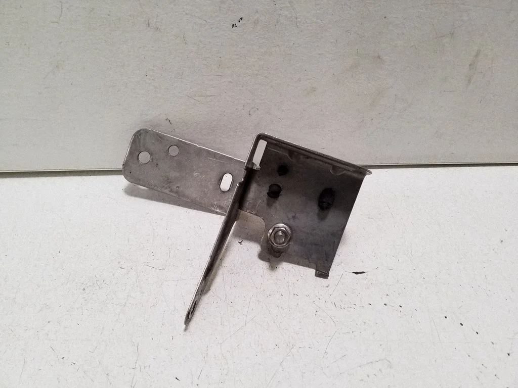 Kita variklio skyriaus detalė