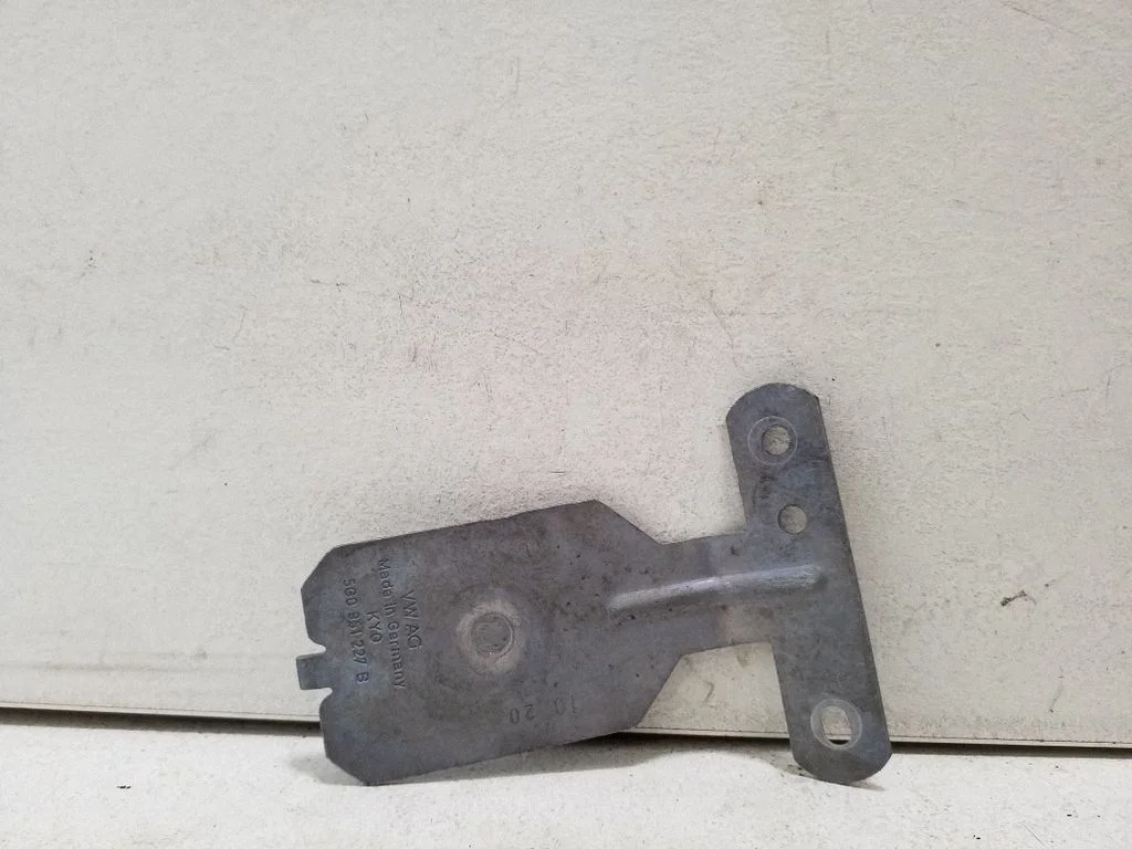 Kita variklio skyriaus detalė