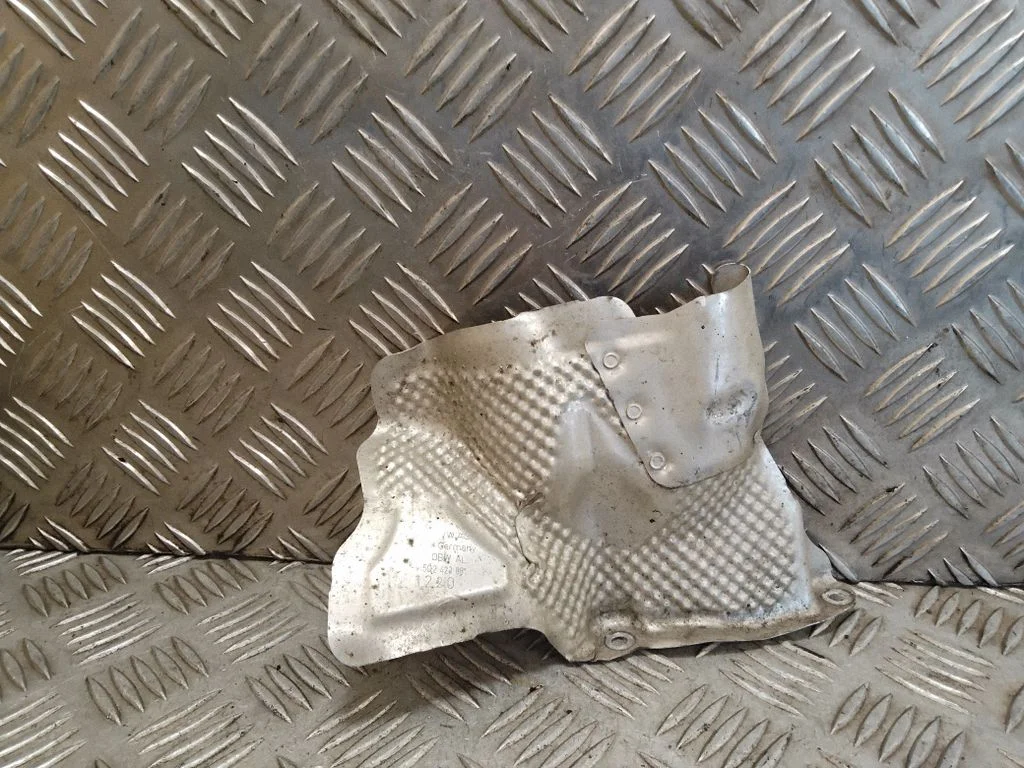 Kita variklio skyriaus detalė