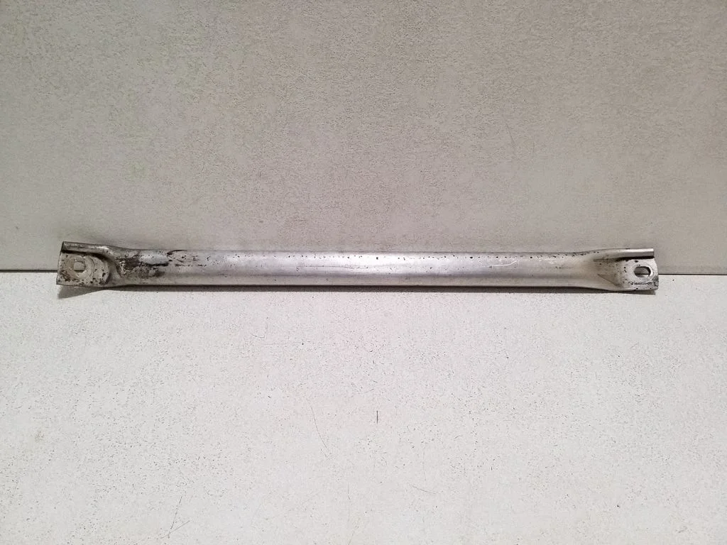Kita variklio skyriaus detalė