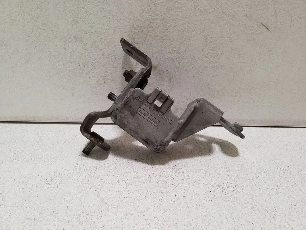 Kita variklio skyriaus detalė