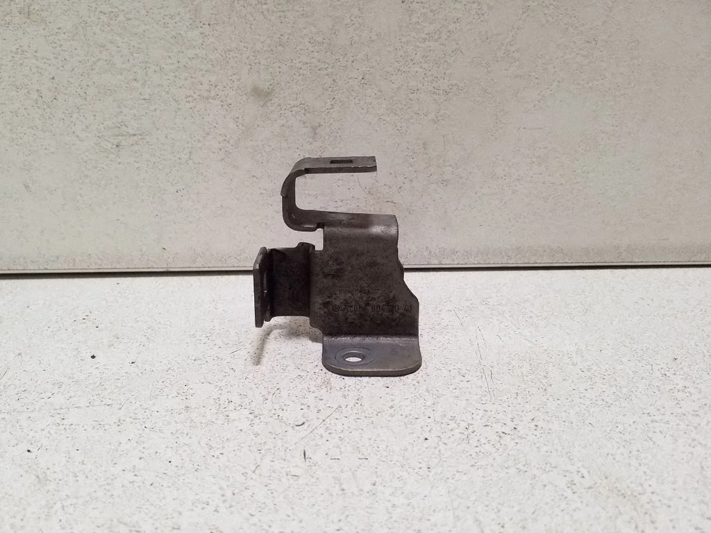 Kita variklio skyriaus detalė
