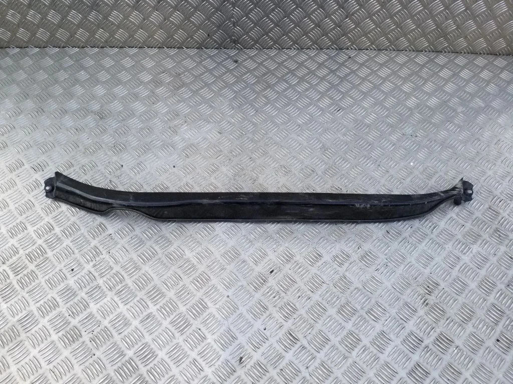 Kita variklio skyriaus detalė