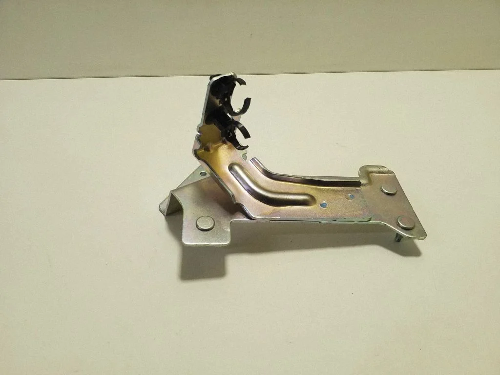 Kita variklio skyriaus detalė