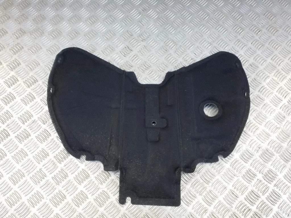 Kita variklio skyriaus detalė