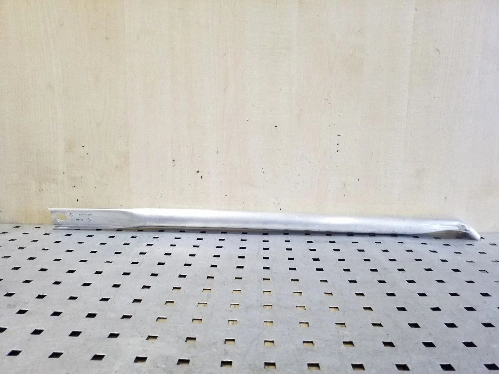 Kita variklio skyriaus detalė