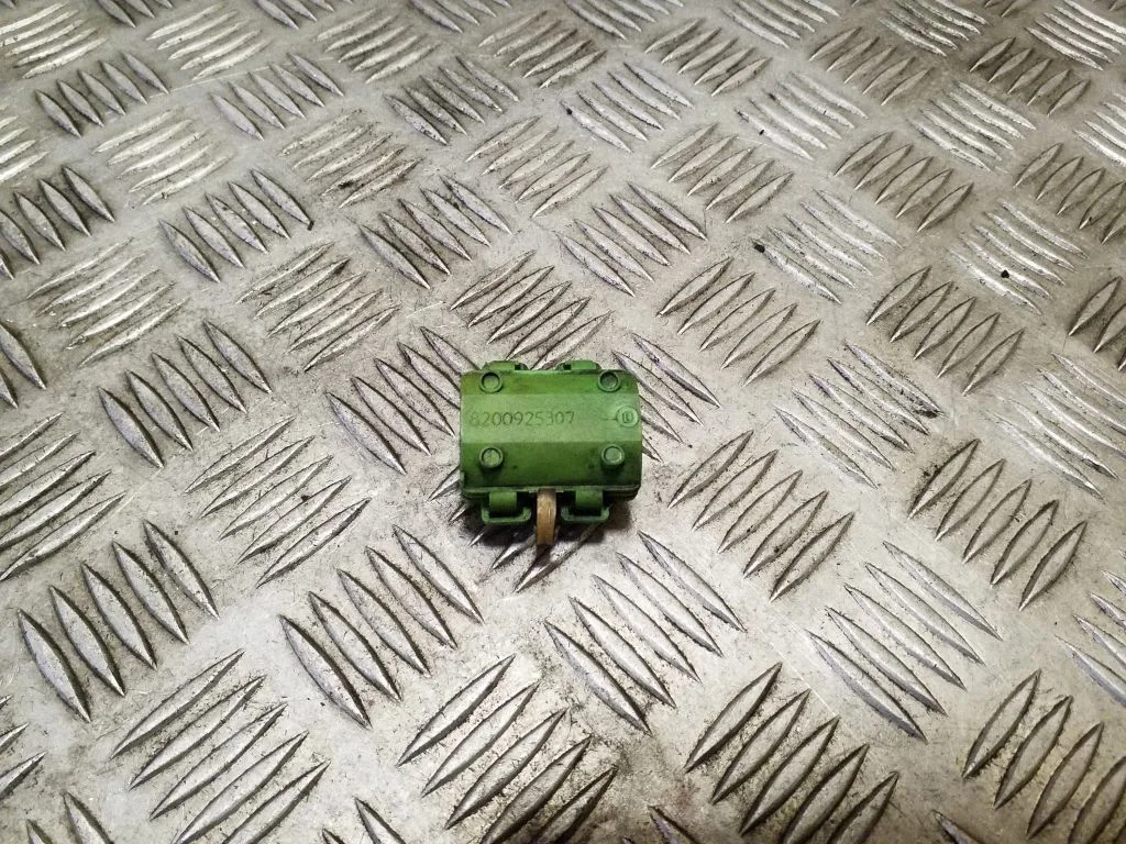 Kita variklio skyriaus detalė