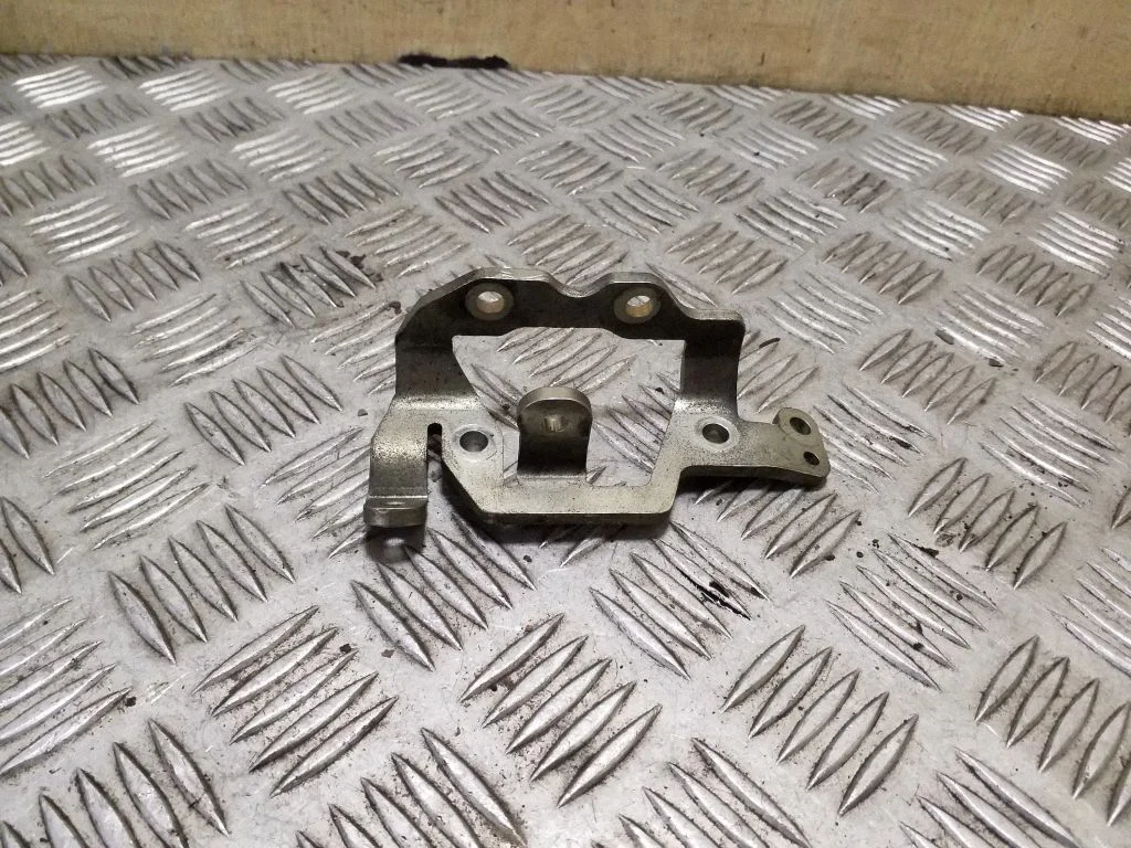 Kita variklio skyriaus detalė