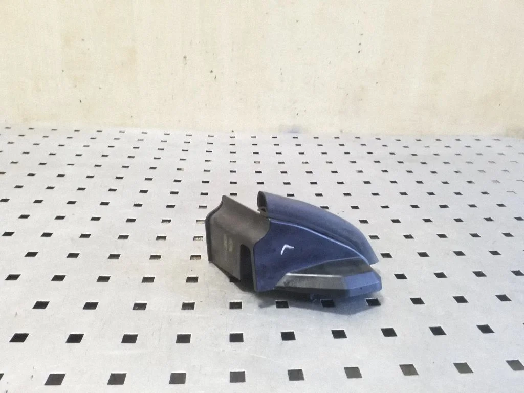 Kita variklio skyriaus detalė