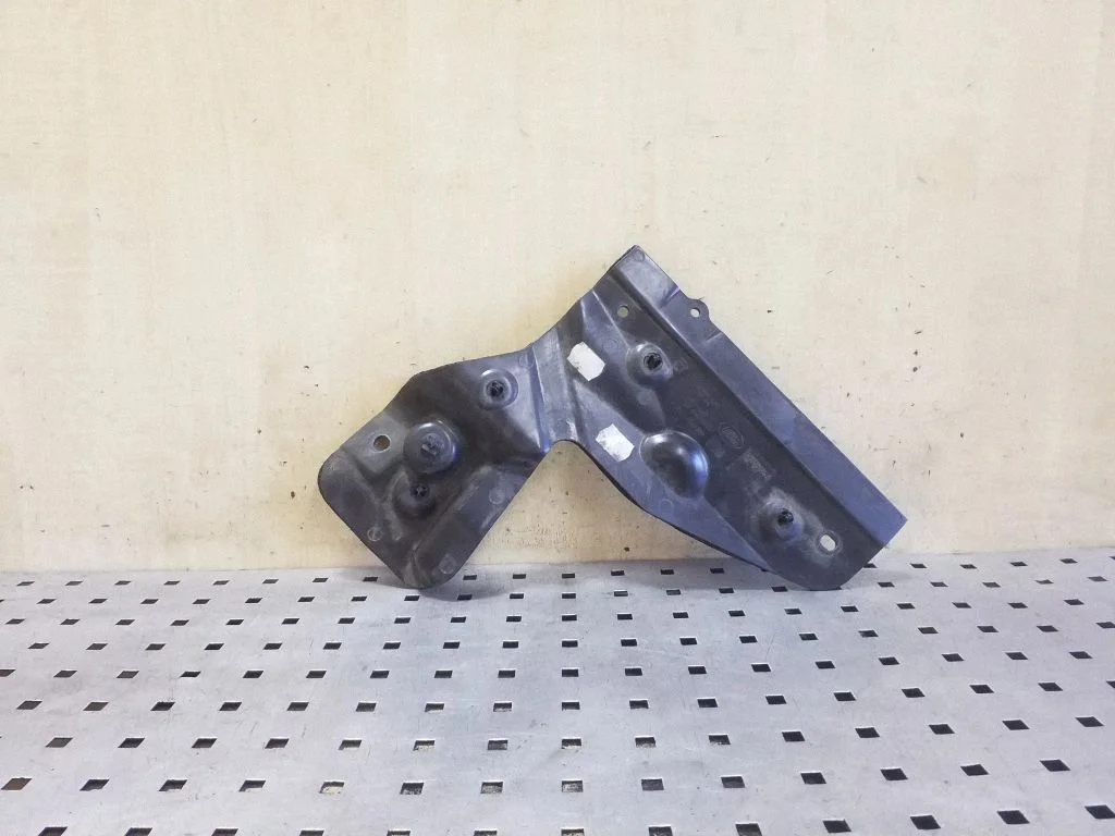 Kita variklio skyriaus detalė