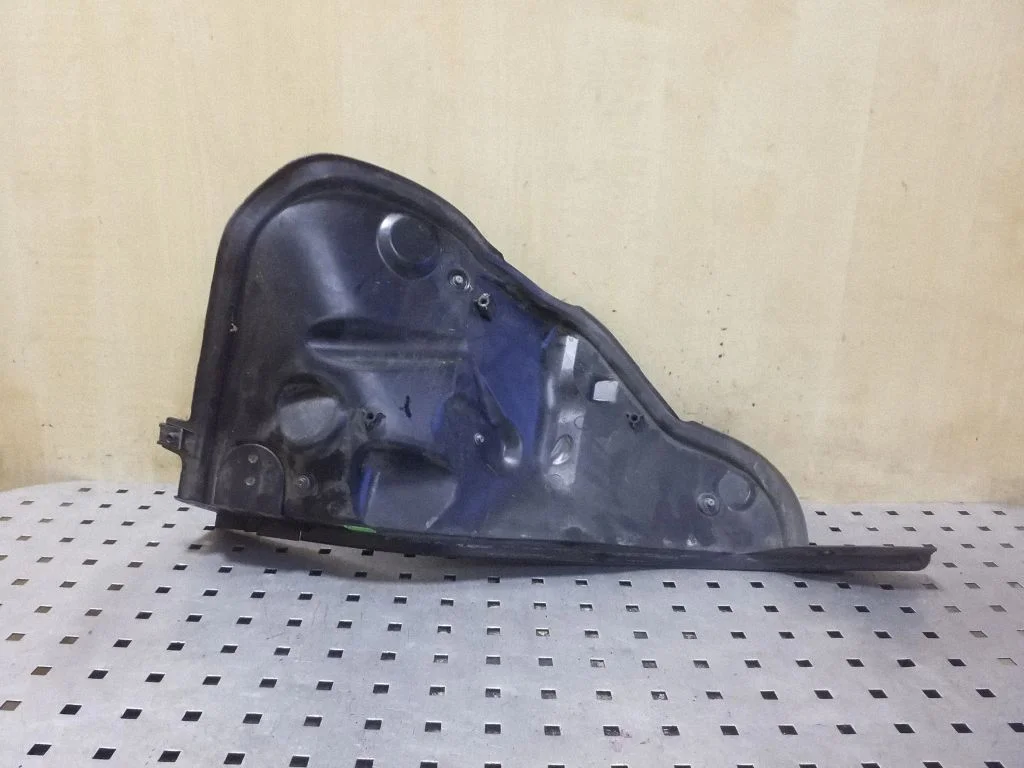 Kita variklio skyriaus detalė