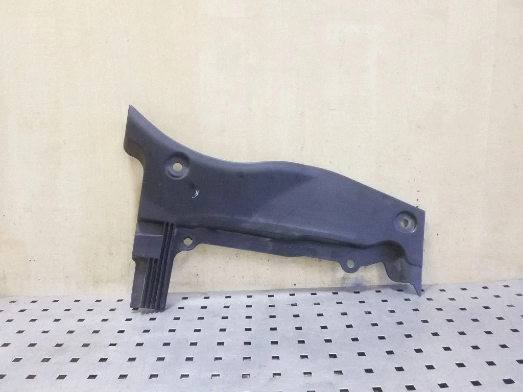 Kita variklio skyriaus detalė