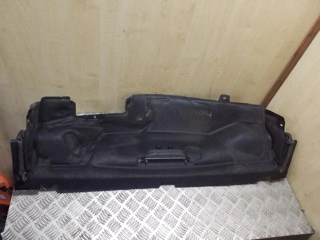 Kita variklio skyriaus detalė