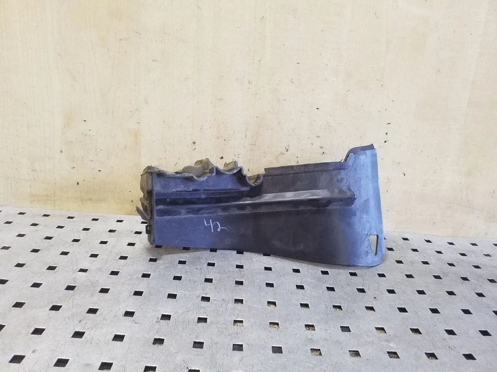 Kita variklio skyriaus detalė