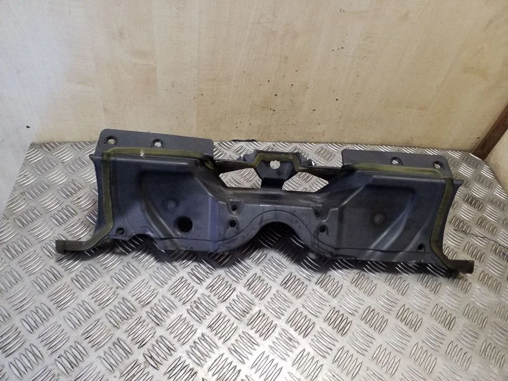 Kita variklio skyriaus detalė