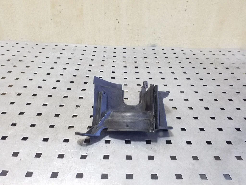 Kita variklio skyriaus detalė