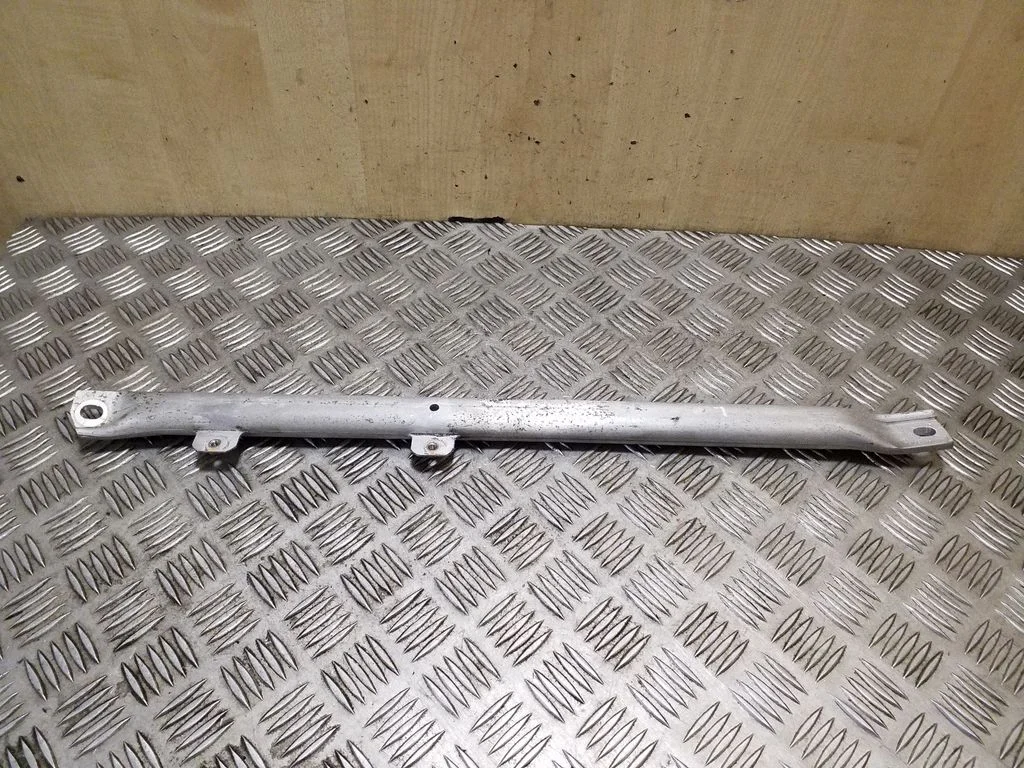 Kita variklio skyriaus detalė