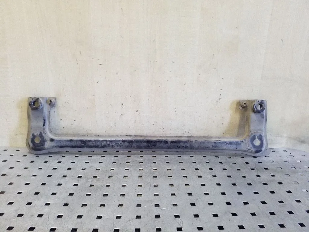 Kita variklio skyriaus detalė