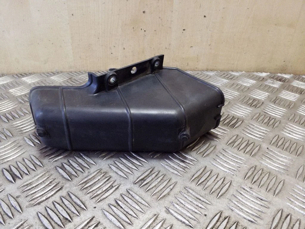 Kita variklio skyriaus detalė