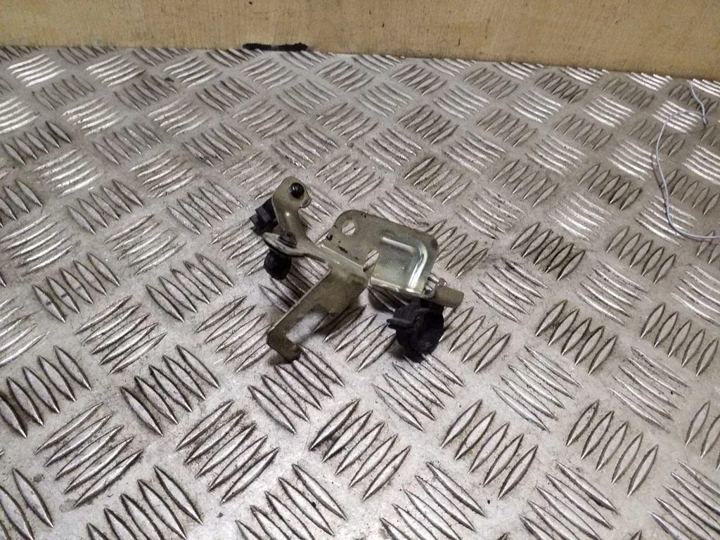 Kita variklio skyriaus detalė