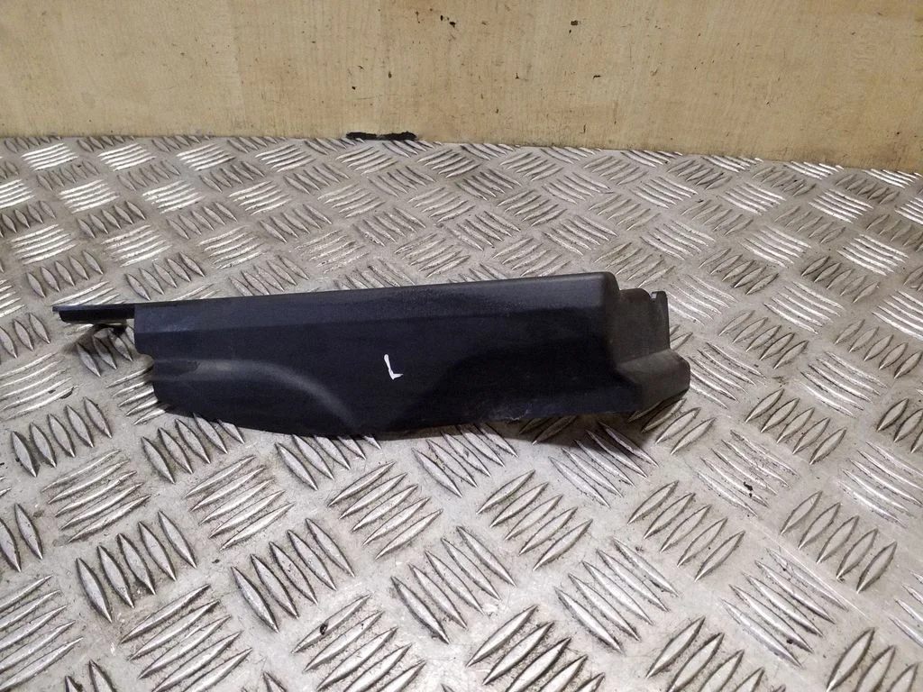 Kita variklio skyriaus detalė