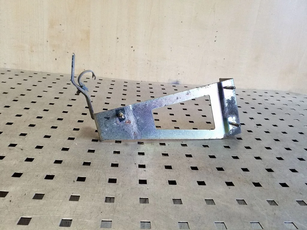 Kita variklio skyriaus detalė