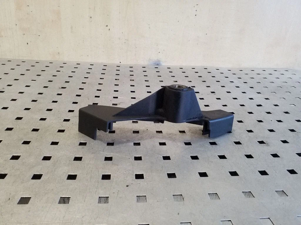 Kita variklio skyriaus detalė