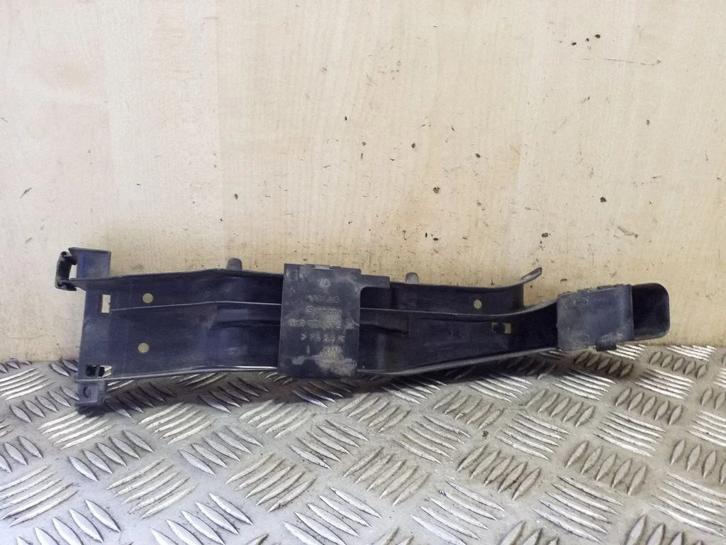 Kita variklio skyriaus detalė