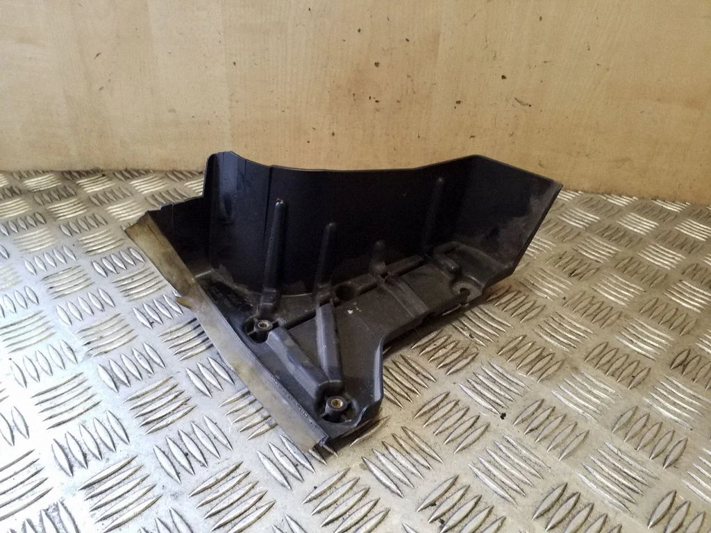 Kita variklio skyriaus detalė