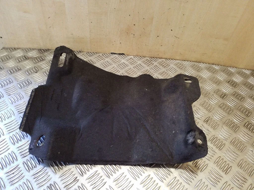 Kita variklio skyriaus detalė