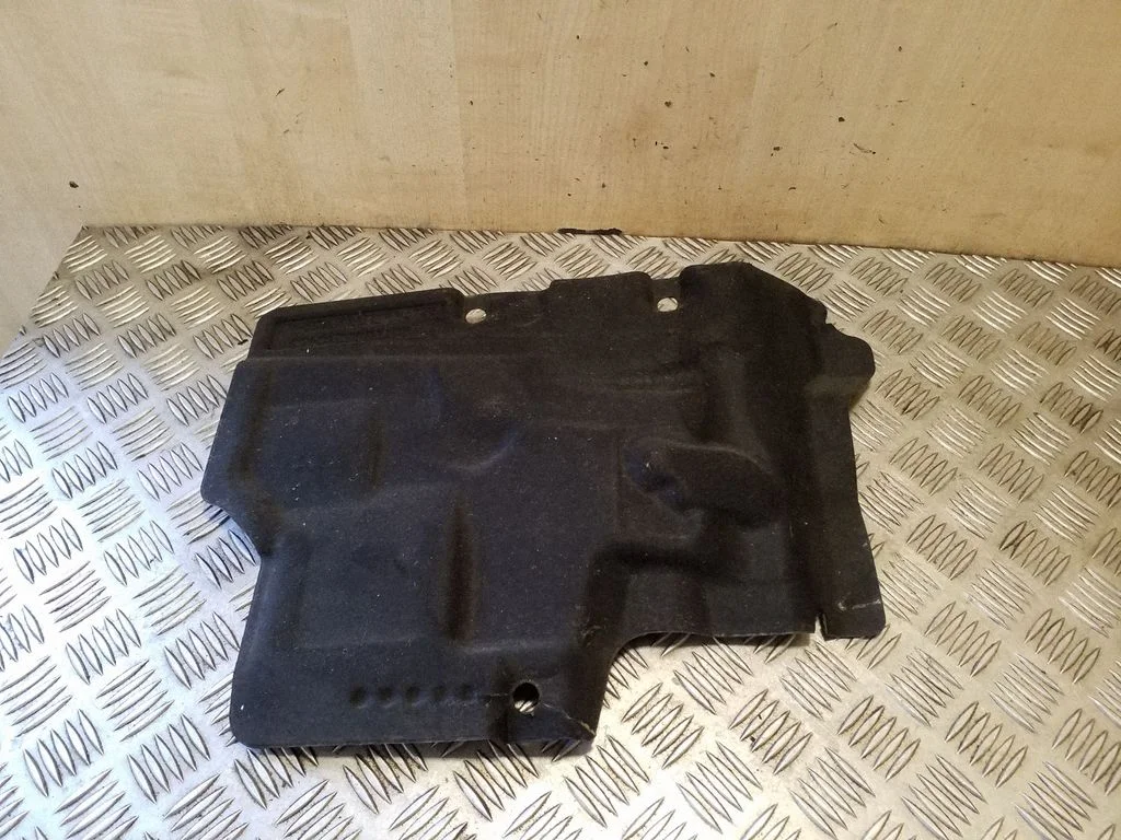 Kita variklio skyriaus detalė