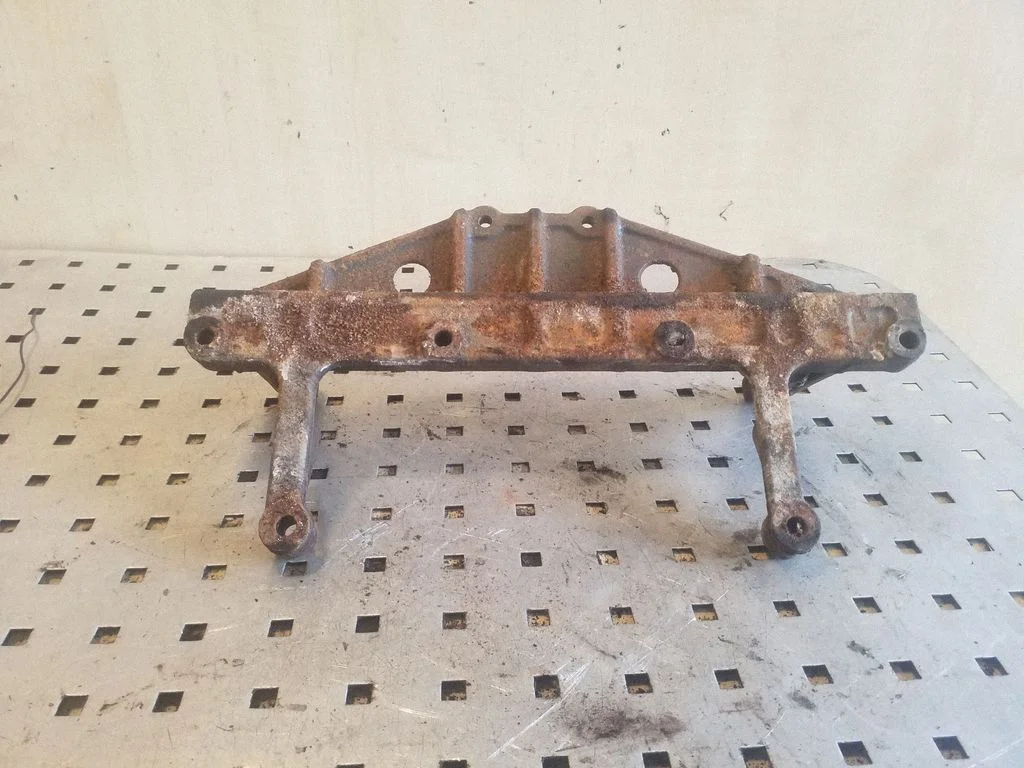 Kita variklio skyriaus detalė