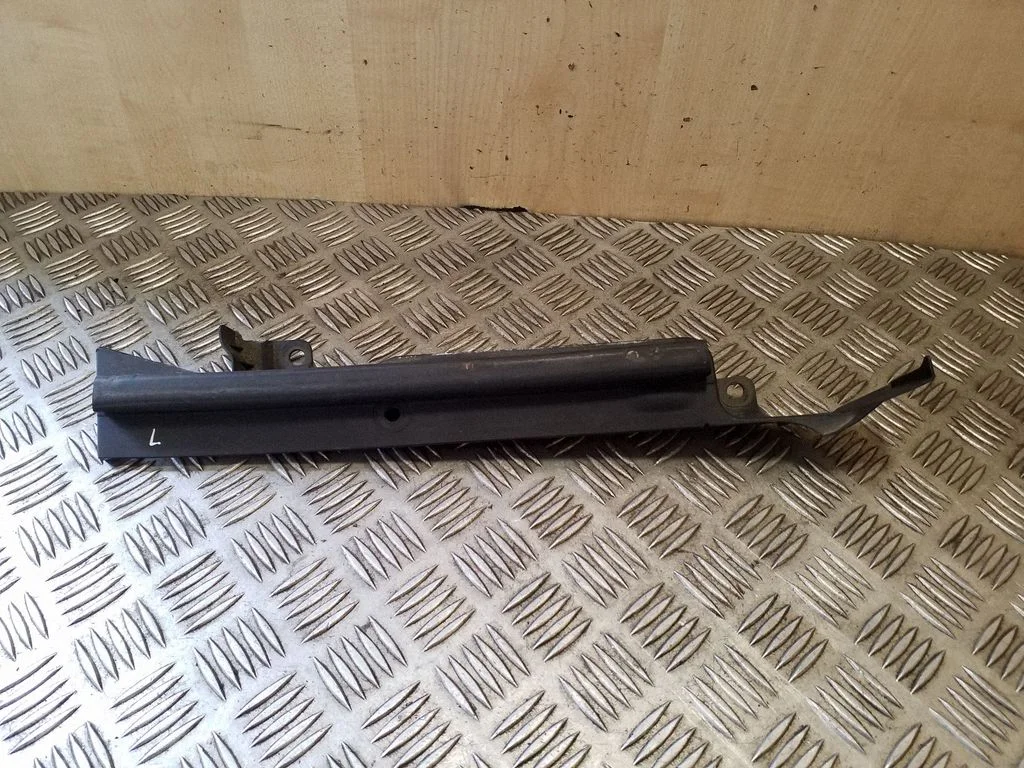 Kita variklio skyriaus detalė