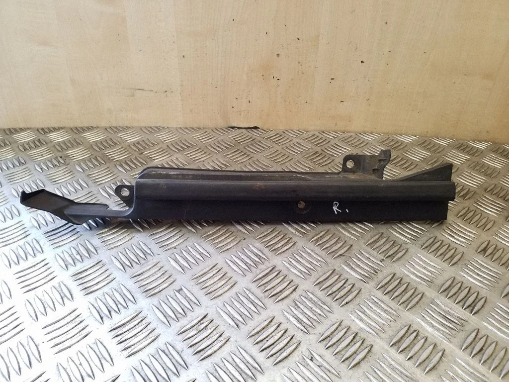 Kita variklio skyriaus detalė