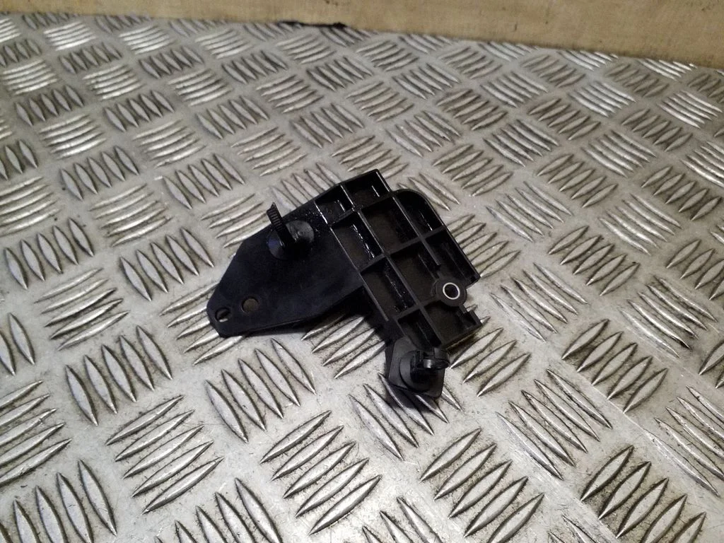 Kita variklio skyriaus detalė