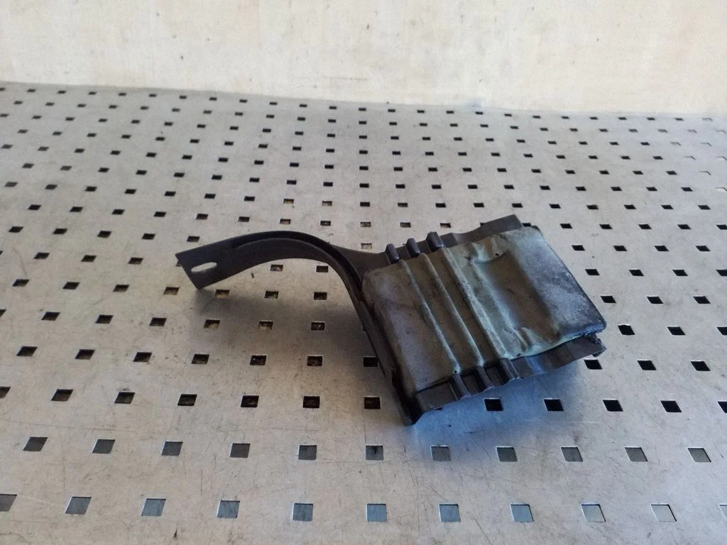 Kita variklio skyriaus detalė