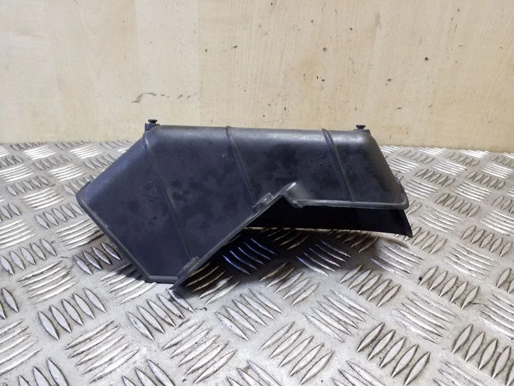 Kita variklio skyriaus detalė