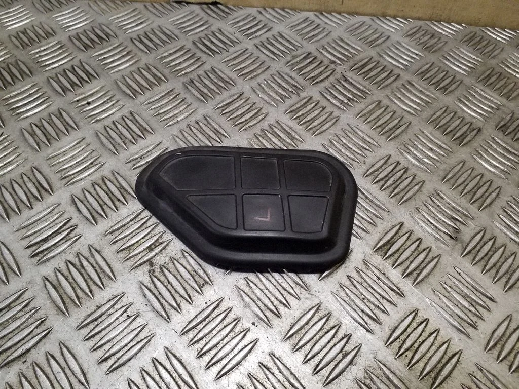 Kita variklio skyriaus detalė