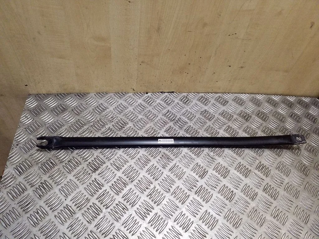 Kita variklio skyriaus detalė