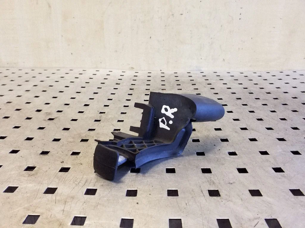 Kita variklio skyriaus detalė