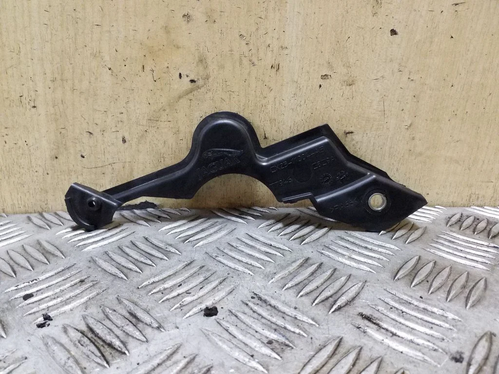 Kita variklio skyriaus detalė