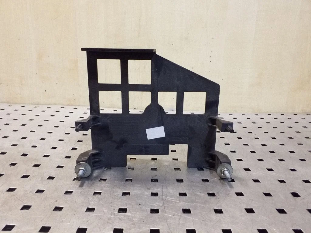 Kita variklio skyriaus detalė
