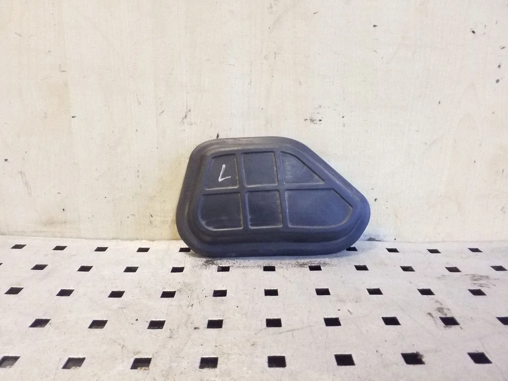 Kita variklio skyriaus detalė
