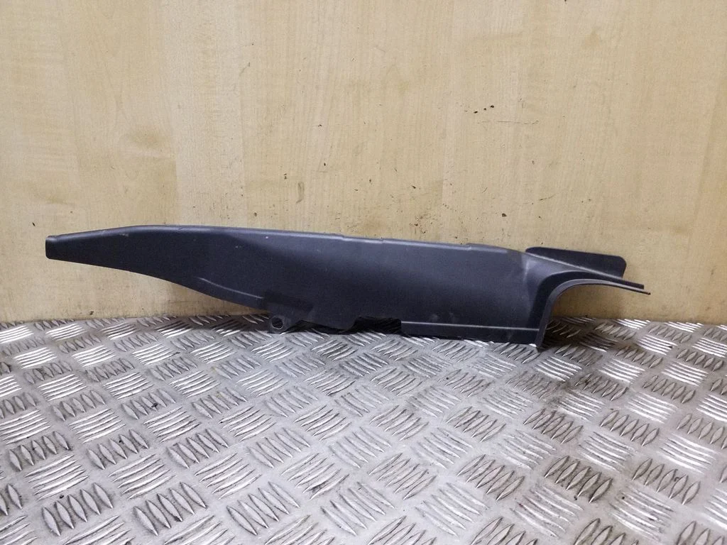 Kita variklio skyriaus detalė