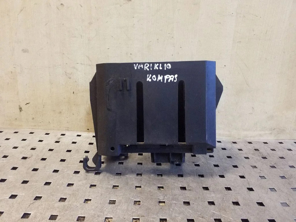 Kita variklio skyriaus detalė
