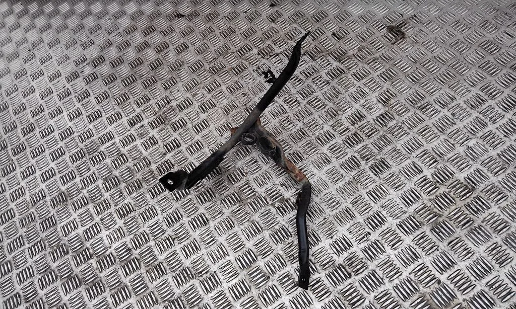 Kita variklio skyriaus detalė