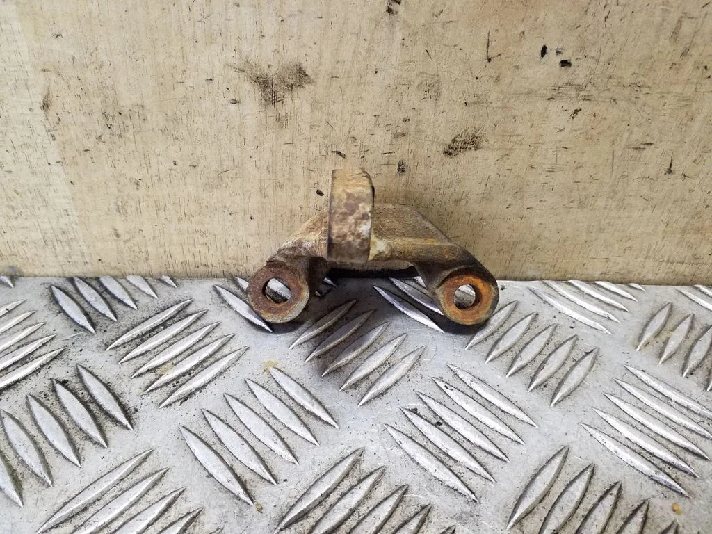 Kita variklio skyriaus detalė