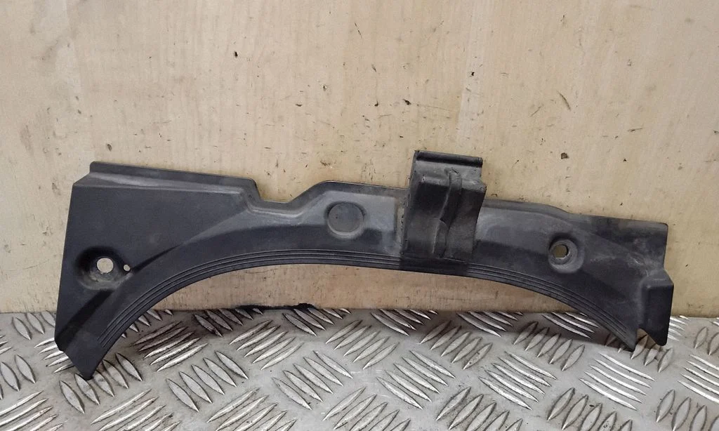 Kita variklio skyriaus detalė