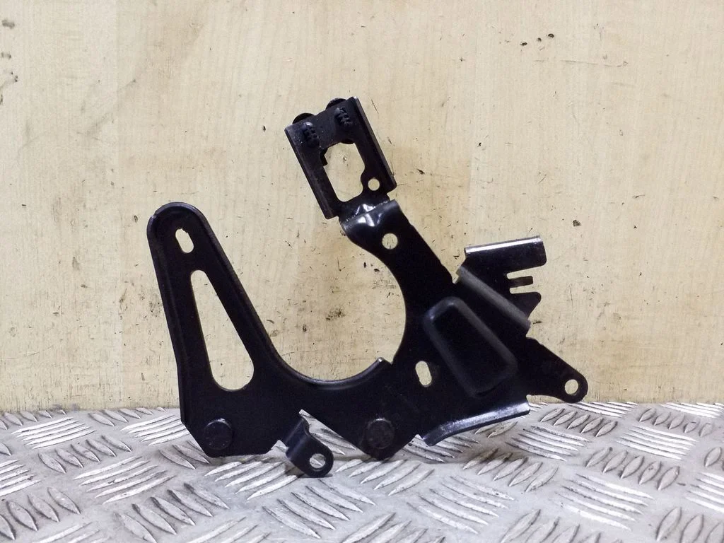 Kita variklio skyriaus detalė