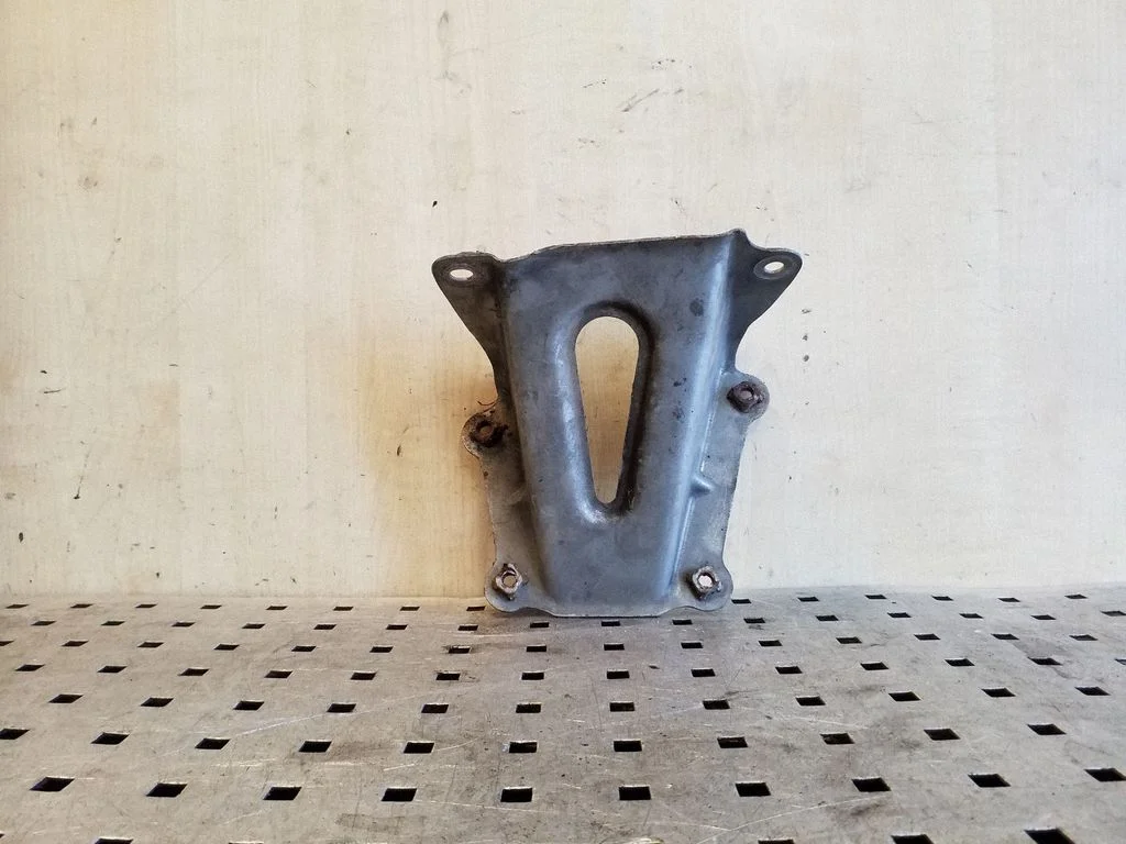 Kita variklio skyriaus detalė